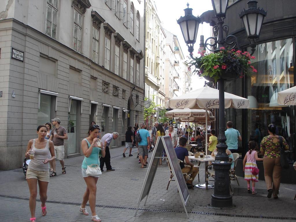 Romantic Centrum Apartman Budapest Bagian luar foto