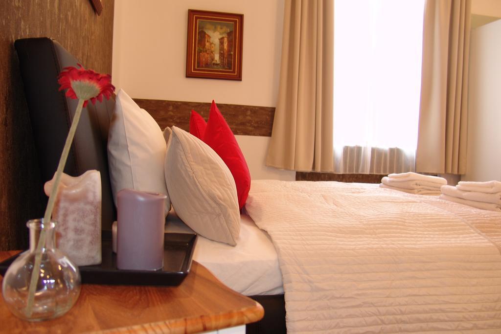 Romantic Centrum Apartman Budapest Bagian luar foto